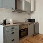 A Cozy Hideout Apartment *