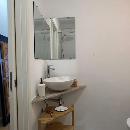 A Cozy Hideout Apartment Lisbon