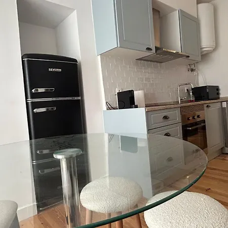 A Cozy Hideout Apartment *