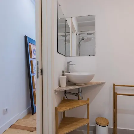 A Cozy Hideout Apartment *