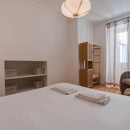 A Cozy Hideout Apartment Lisbon